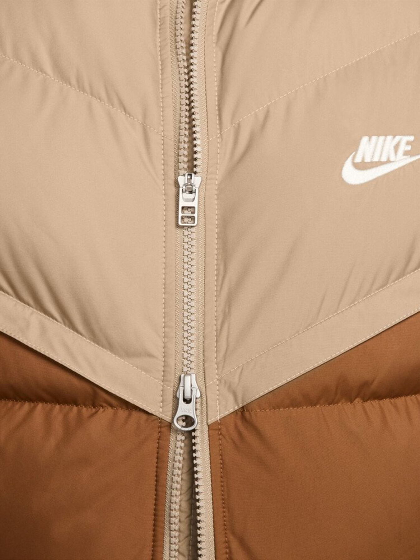 Утеплений жилет NIKE STORM-FIT WINDRUNNER модель FB8193-248 Фото