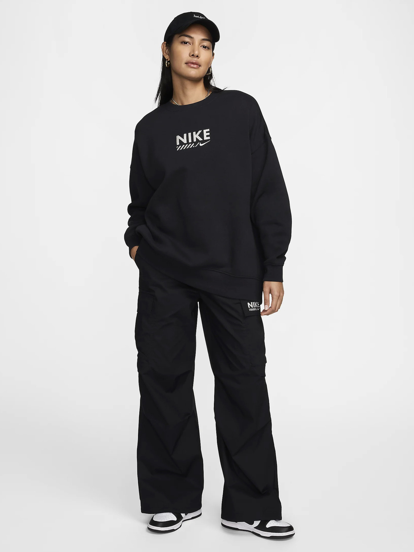 Світшот NIKE OVERSIZED FLEECE CREW-NECK модель HM4318-010 Фото