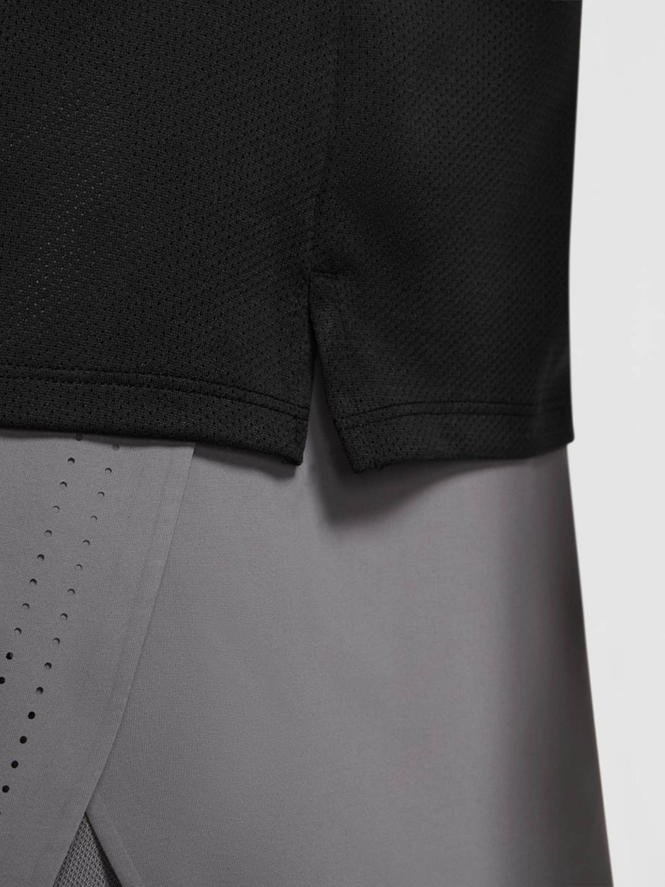 Футболка спортивная NIKE  Breathe Top модель CJ5332-010 Фото