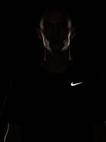 Футболка спортивная NIKE  Breathe Top модель CJ5332-010 Фото