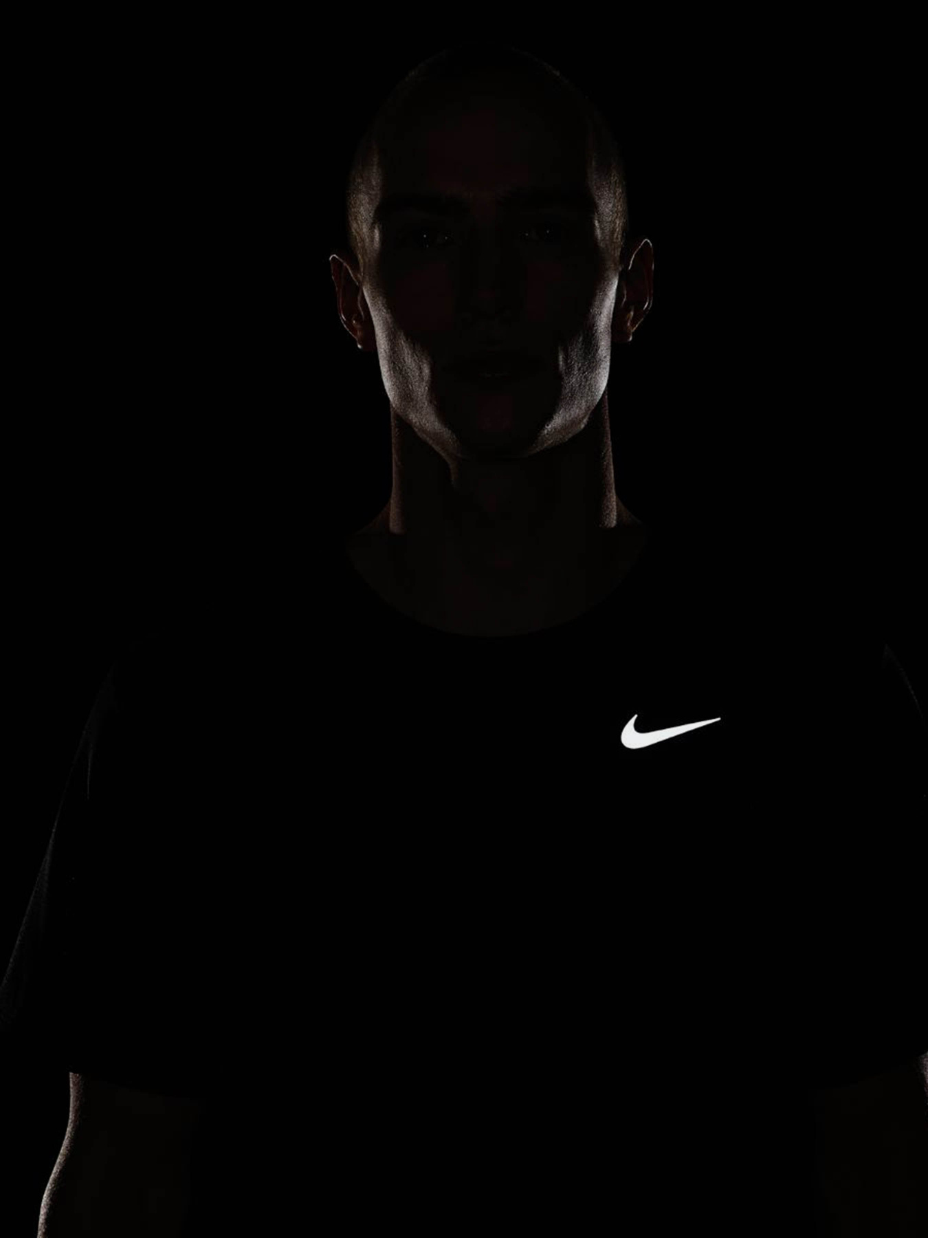 Спортивная футболка NIKE Breathe Top модель CJ5332-010 Спортивная футболка NIKE Breathe Top модель CJ5332-010 Фото