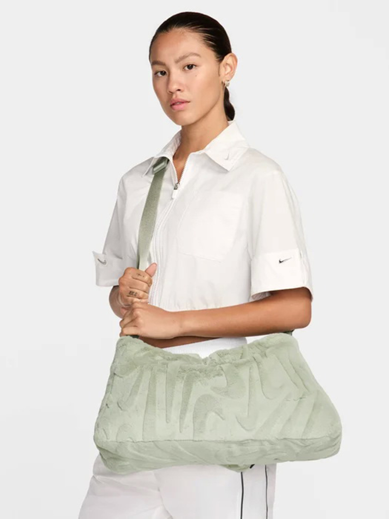 Дорожня сумка NIKE Sportswear Faux Fur модель FZ1323-370 Фото