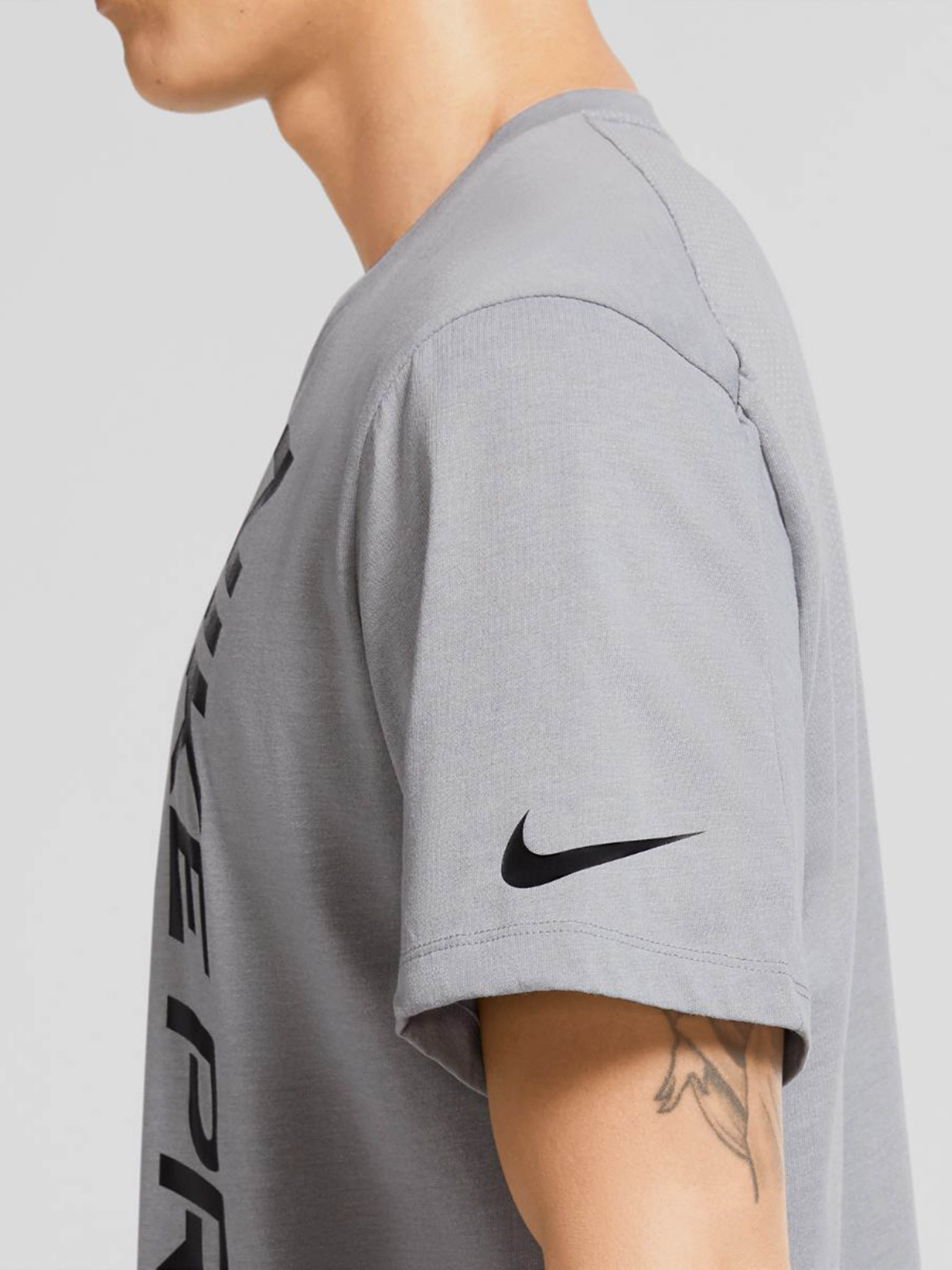 Футболка спортивная NIKE Pro модель CU4975-073 Фото