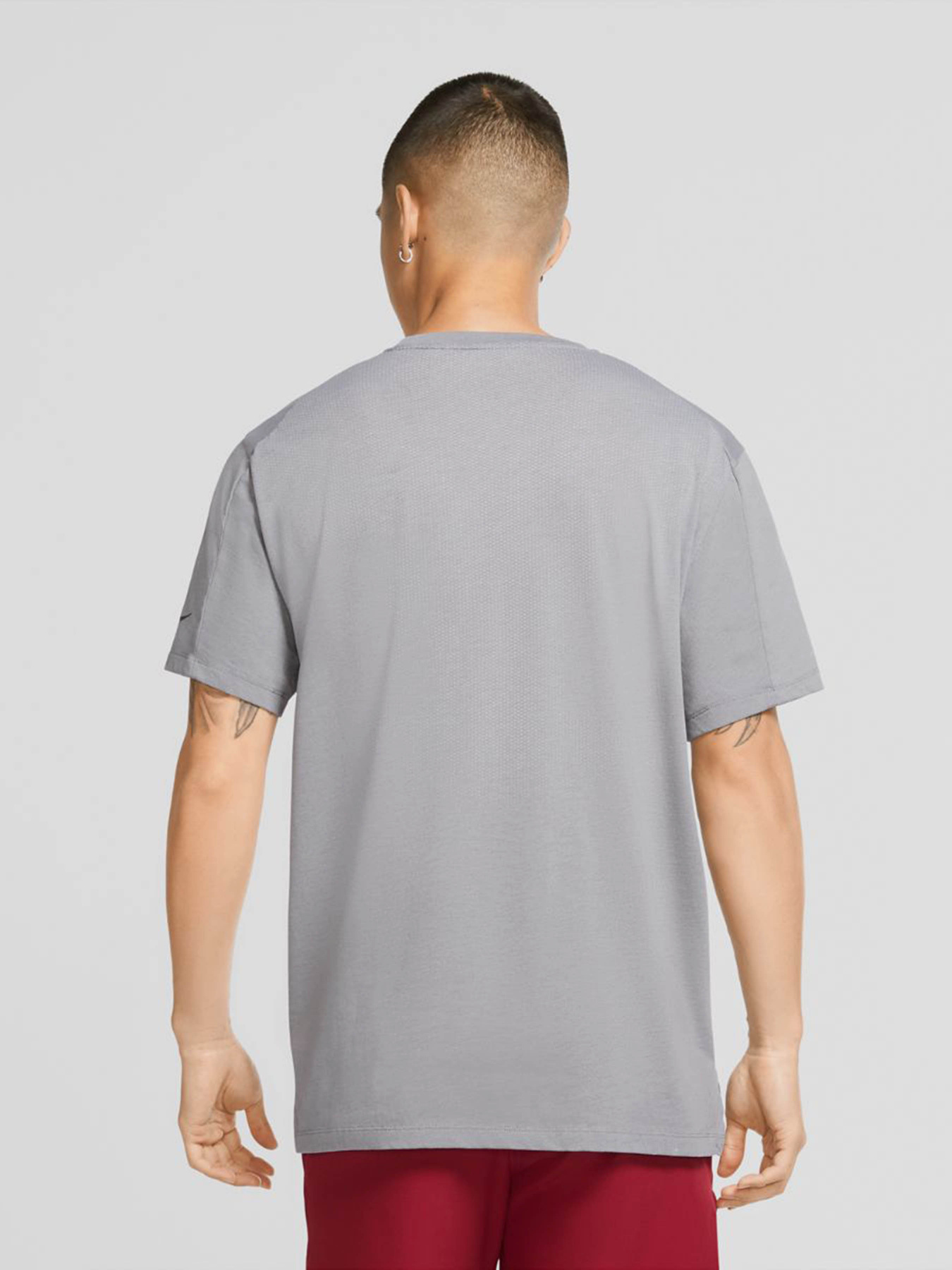 Спортивная футболка NIKE Pro модель CU4975-073 Фото