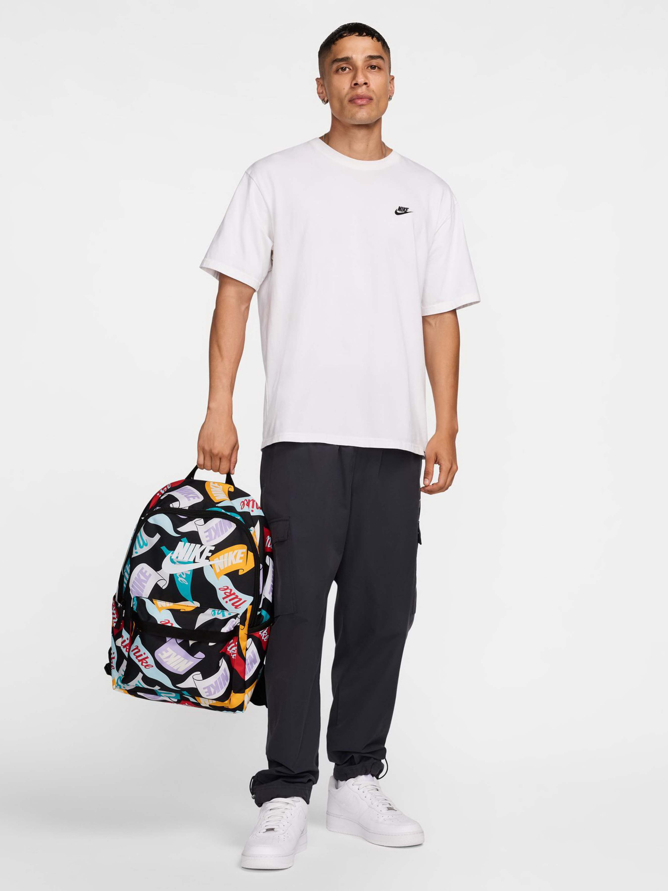 Рюкзак NIKE Heritage 25L модель HJ8322-010 Фото