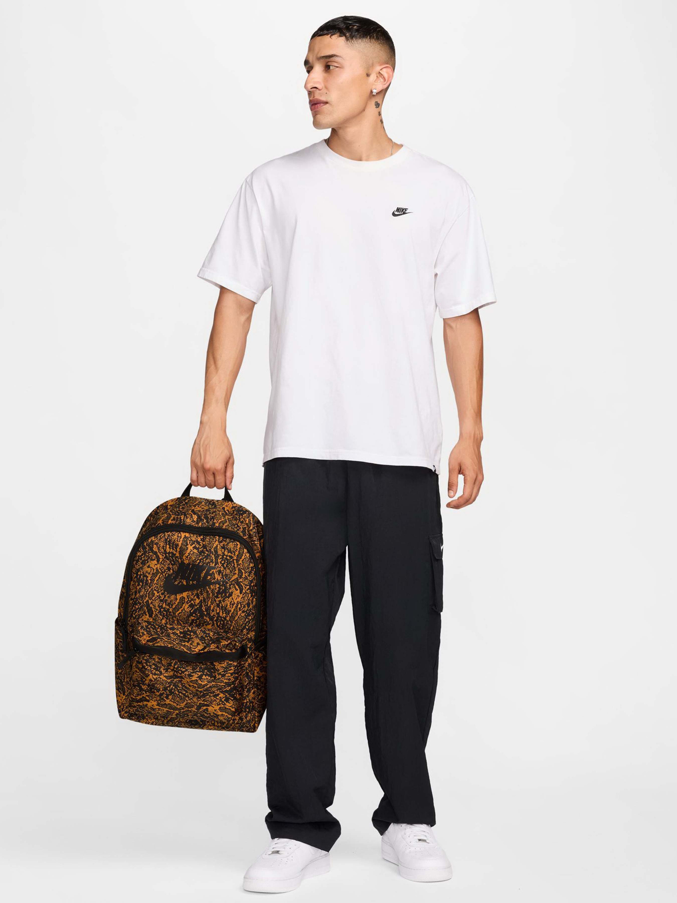 Рюкзак NIKE Heritage 25L модель HJ8345-815 Фото