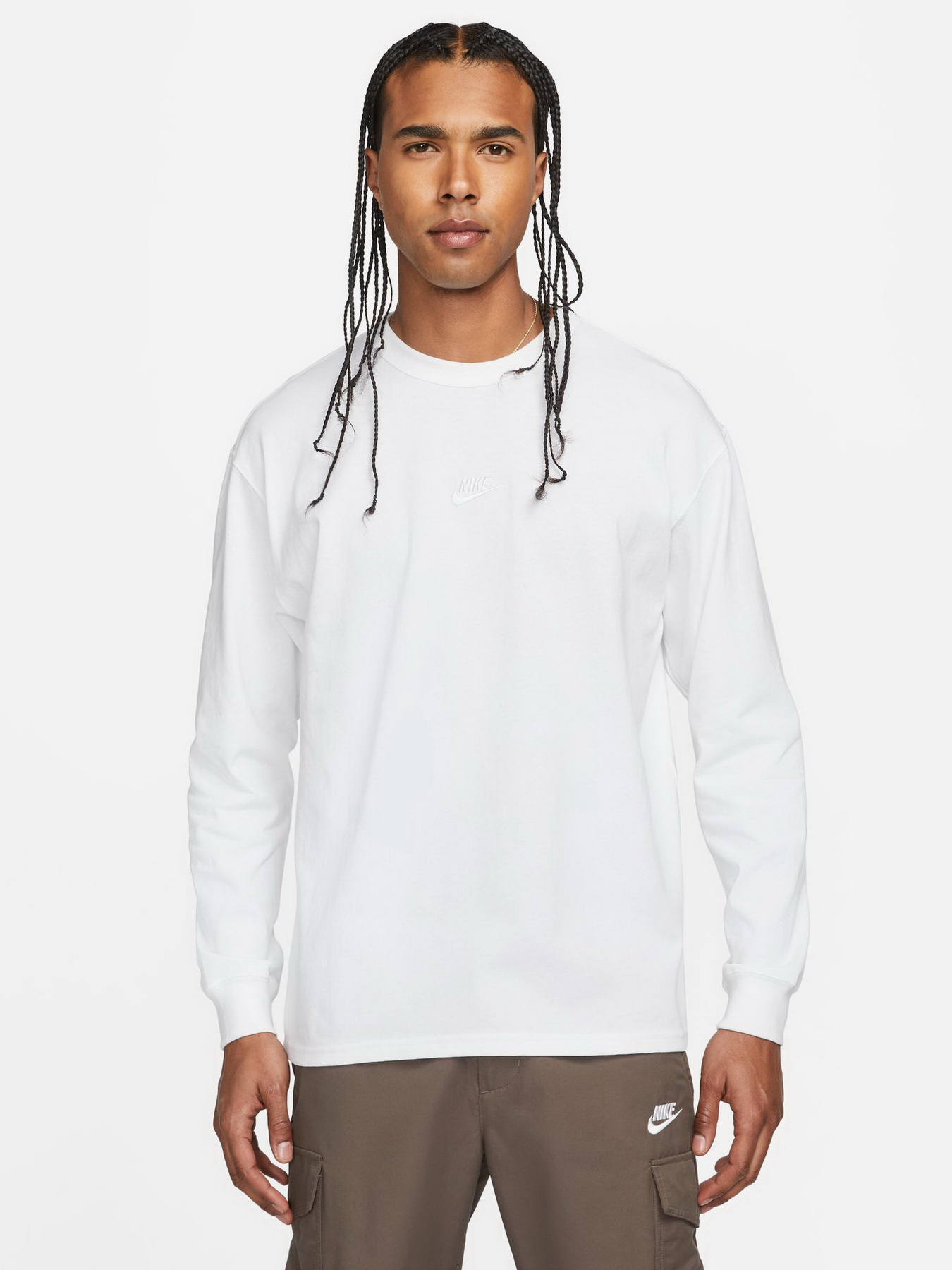 Лонгслів NIKE Sportswear Premium Essentials модель DO7390-100 Фото