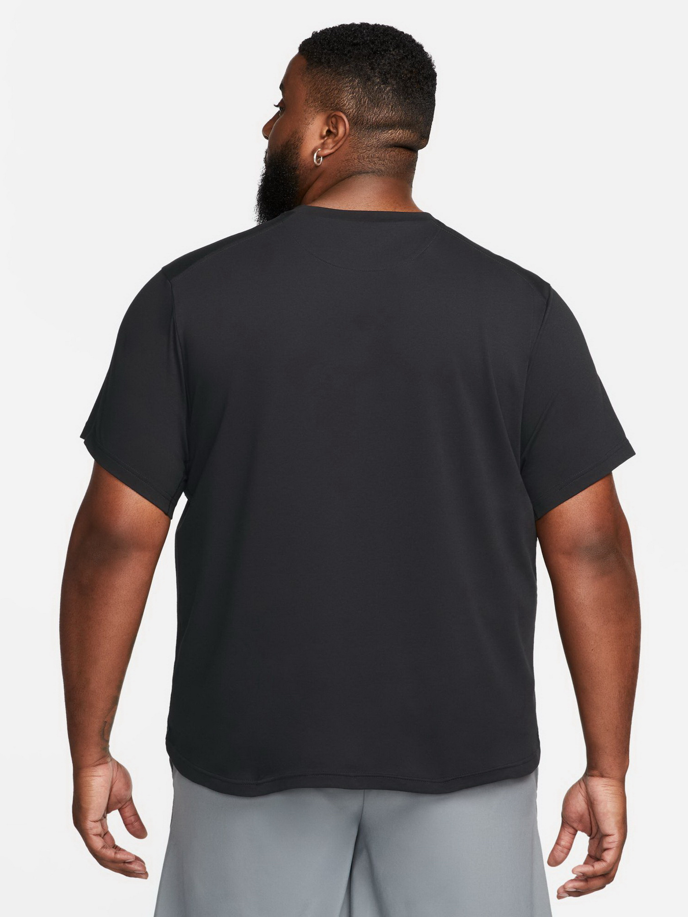 Спортивная футболка NIKE PRIMARY DRI-FIT модель DV9831-010 Фото