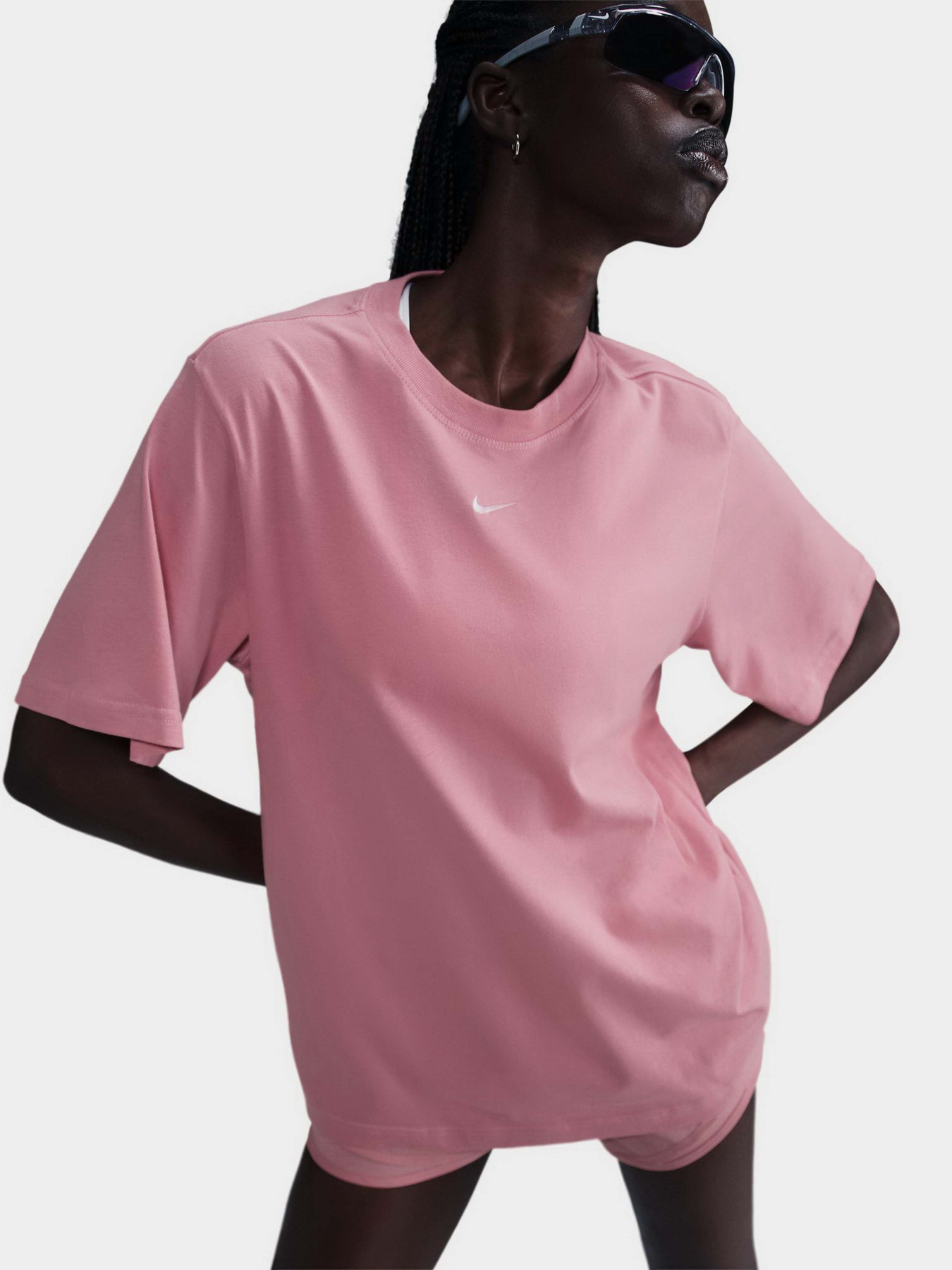 Футболка NIKE SPORTSWEAR ESSENTIAL модель FD4149-699 Футболка NIKE SPORTSWEAR ESSENTIAL модель FD4149-699 Фото