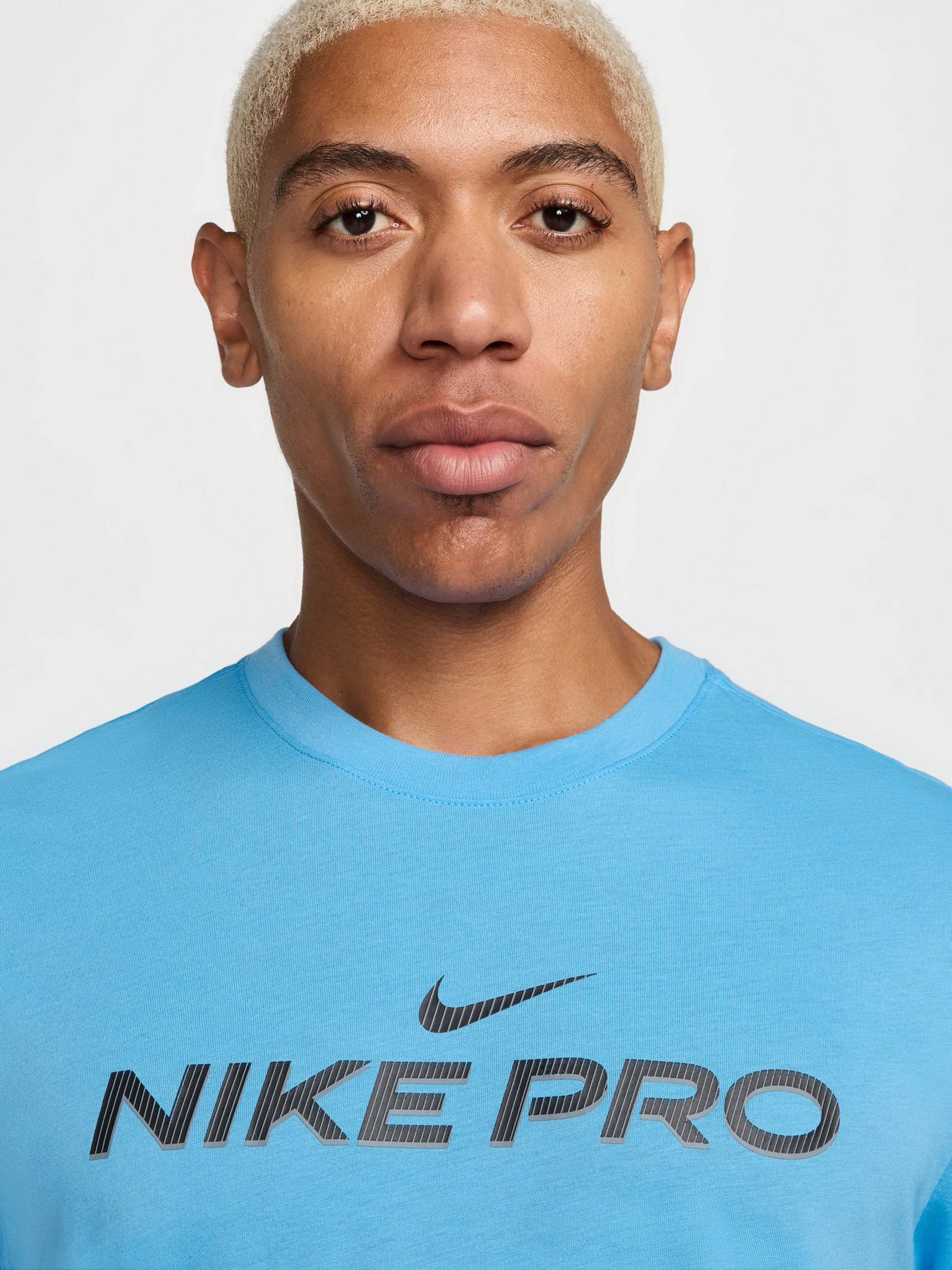 Футболка спортивная NIKE Pro Dri-Fit модель FJ2393-413 Фото