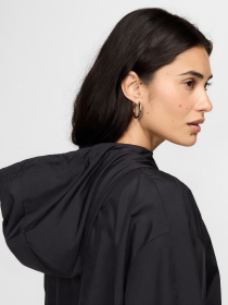 Кофта спортивная NIKE Sportswear Classic Wovens Loose Uv Hooded модель FV6298-010 Фото