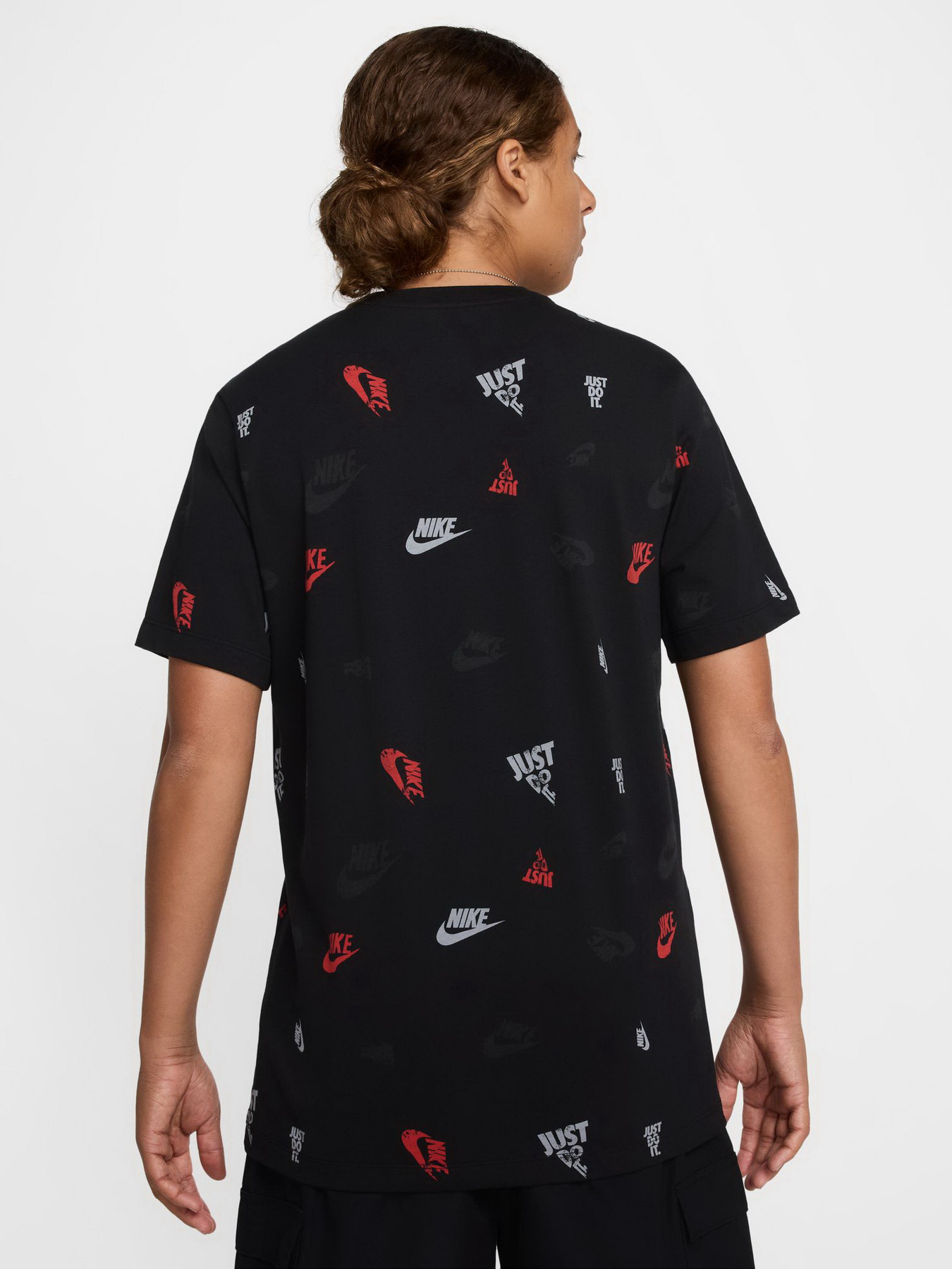 Футболка NIKE SPORTSWEAR модель HJ0561-010 Фото