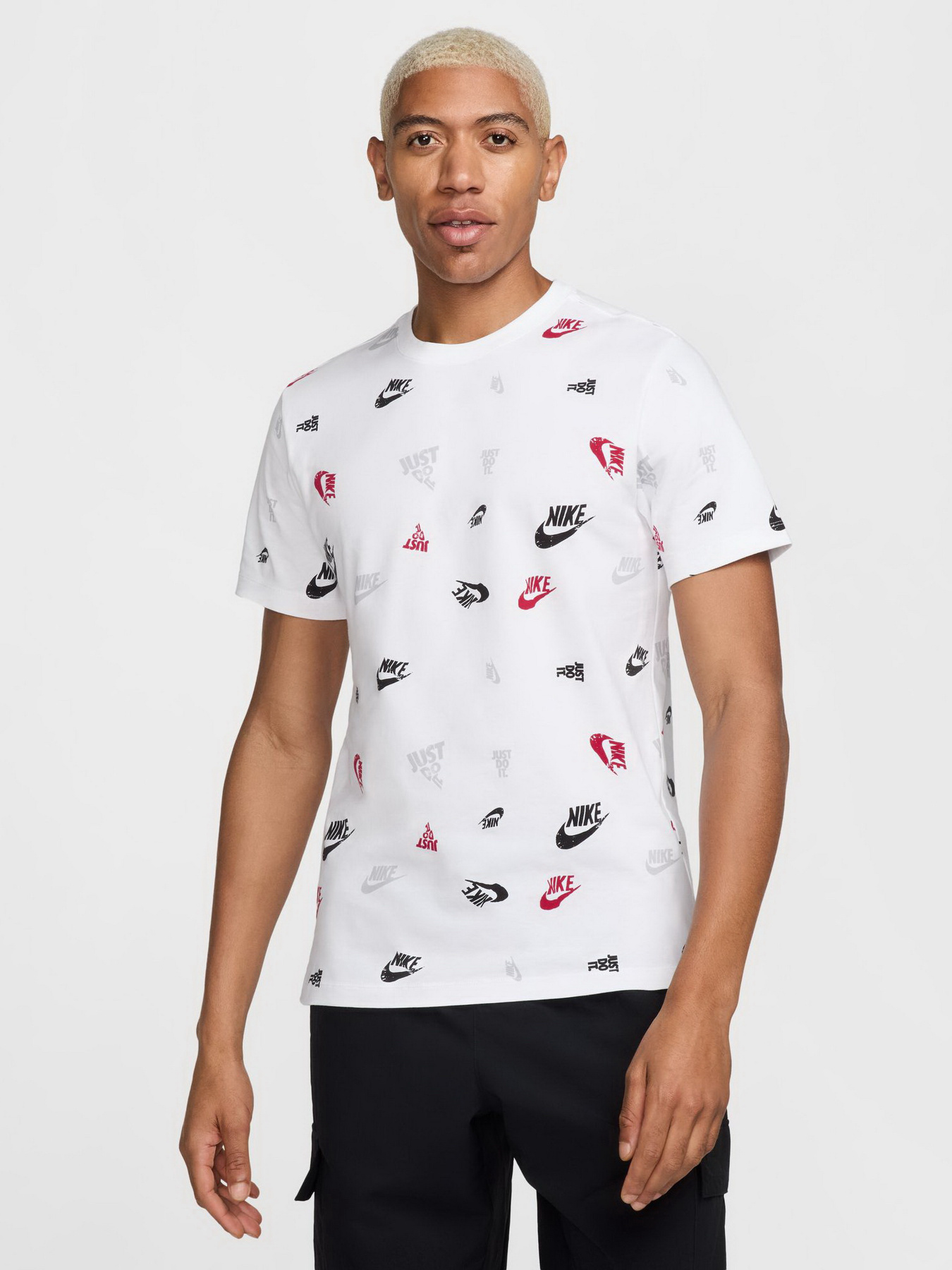 Футболка NIKE SPORTSWEAR модель HJ0561-100 Фото