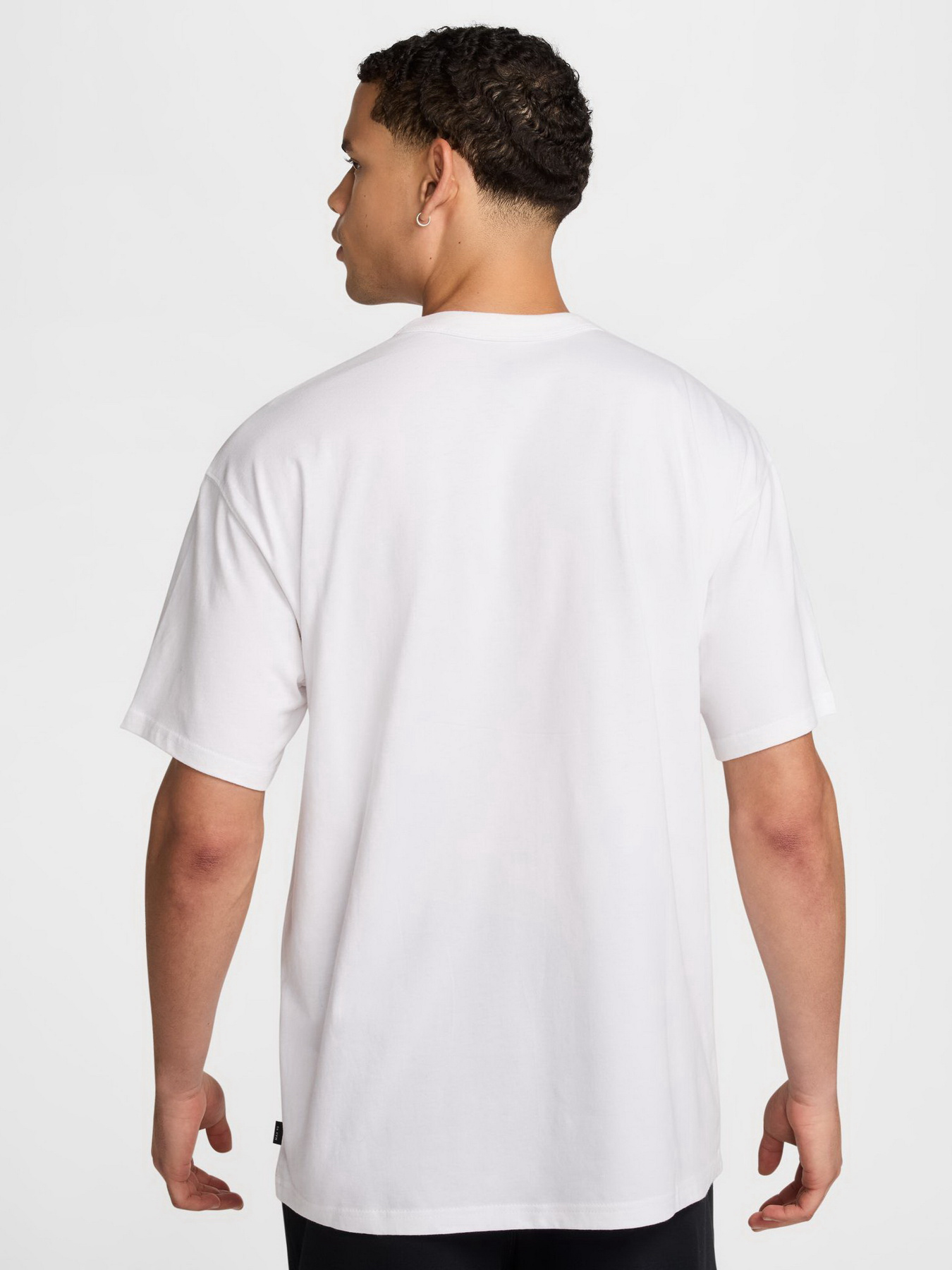 Футболка NIKE Sportswear Max 90 Sneaker Patch модель HJ0574-100 Фото