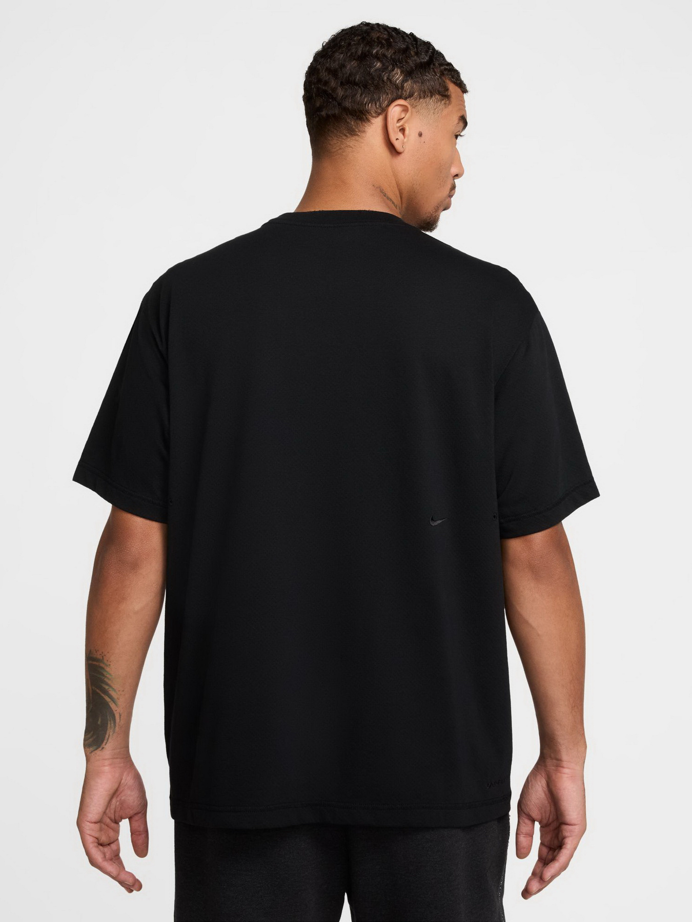 Футболка NIKE Gym Heritage Dri-FIT Fitness модель HJ3126-010 Фото