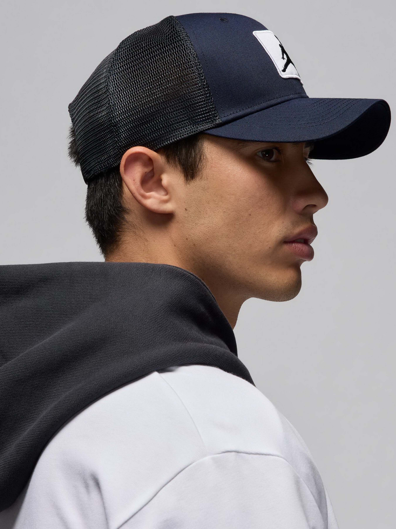 Кепка NIKE JORDAN RISE TRUCKER JUMPMAN PA модель FZ0774-010 Кепка NIKE JORDAN RISE TRUCKER JUMPMAN PA модель FZ0774-010 Фото