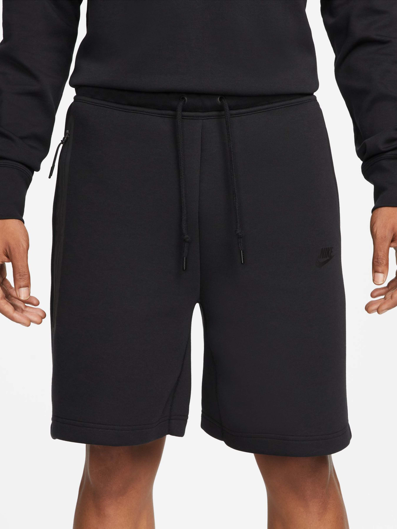 Повсякденні шорти NIKE TECH FLEECE модель FB8171-010 Фото