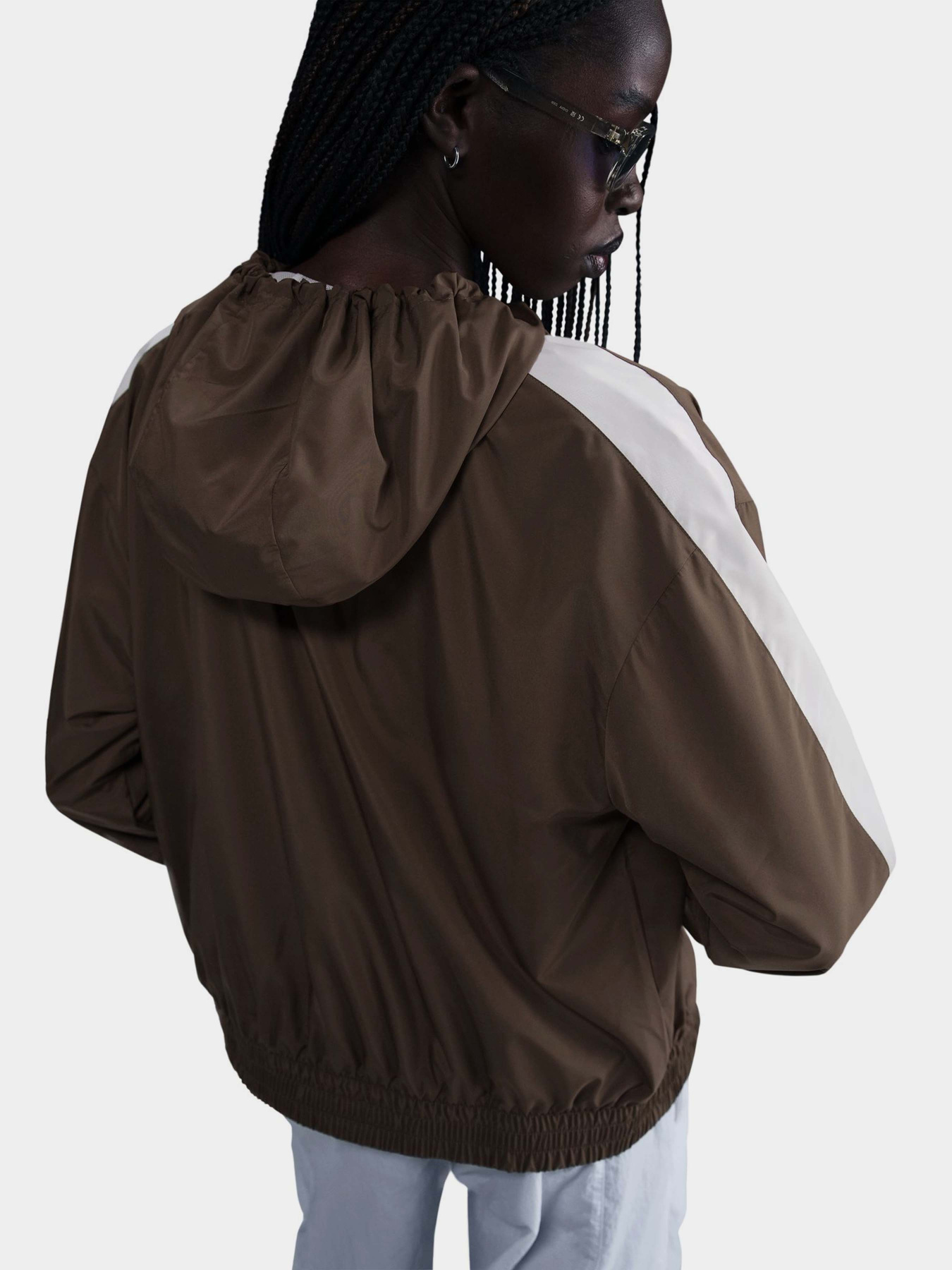 Вітровка NIKE Loose UV Hooded модель FV6298-004 Фото