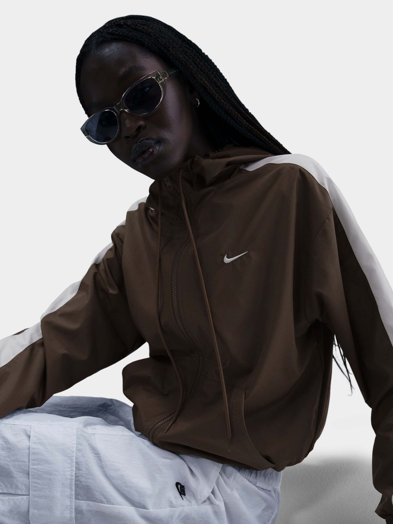 Вітровка NIKE Loose UV Hooded модель FV6298-004 Фото