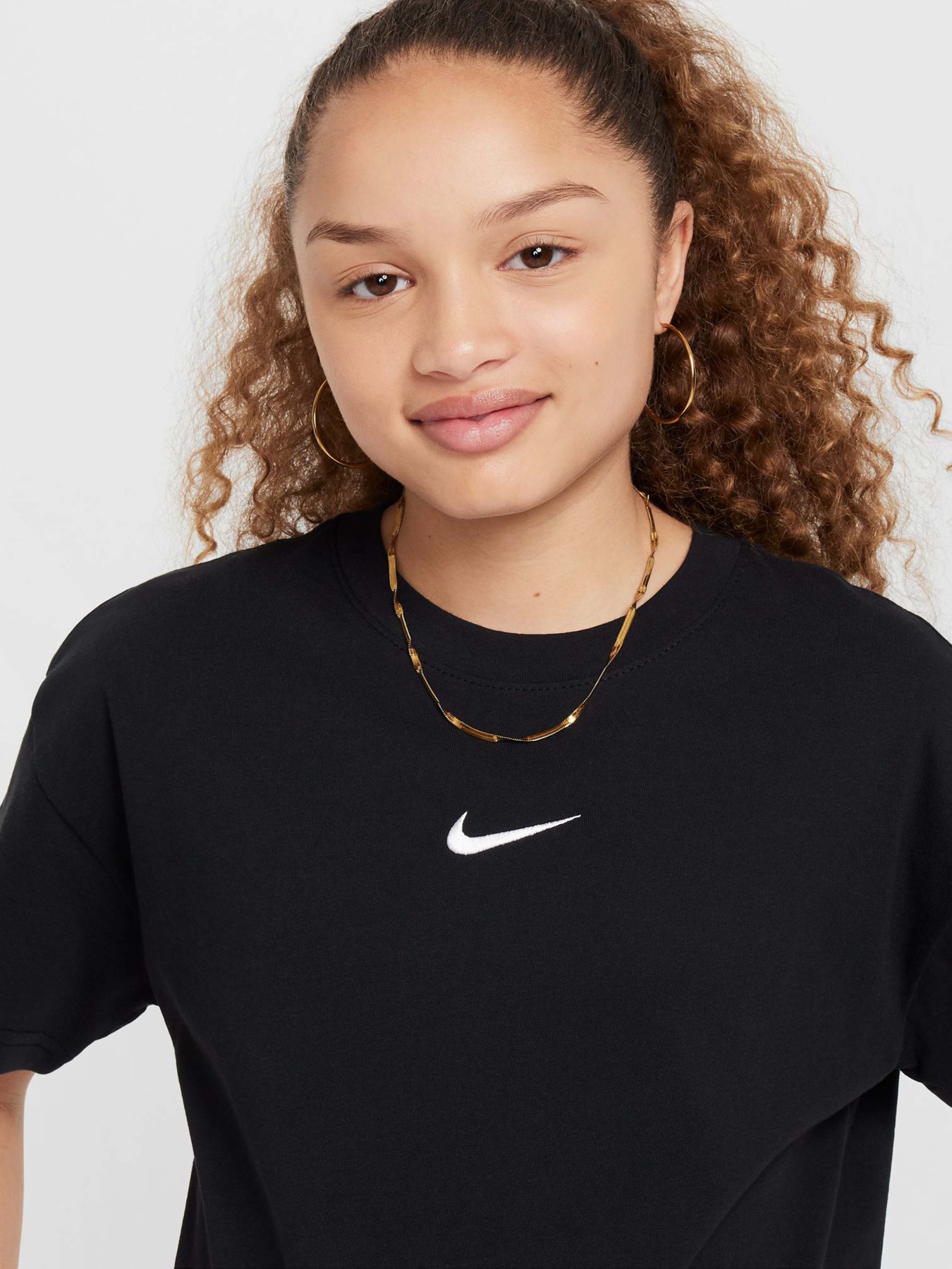 Футболка NIKE Sportswear Essential модель FZ5539-010 Фото