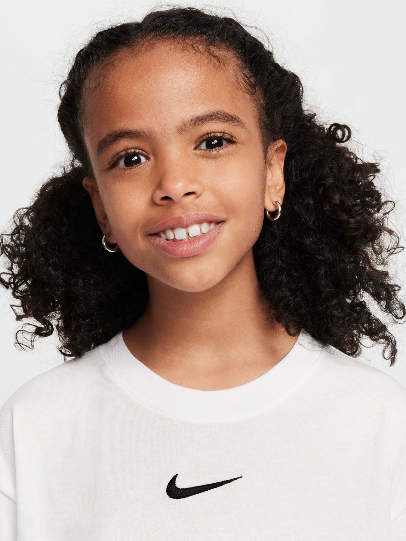 Футболка NIKE SPORTSWEAR ESSENTIAL модель FZ5539-100 Фото