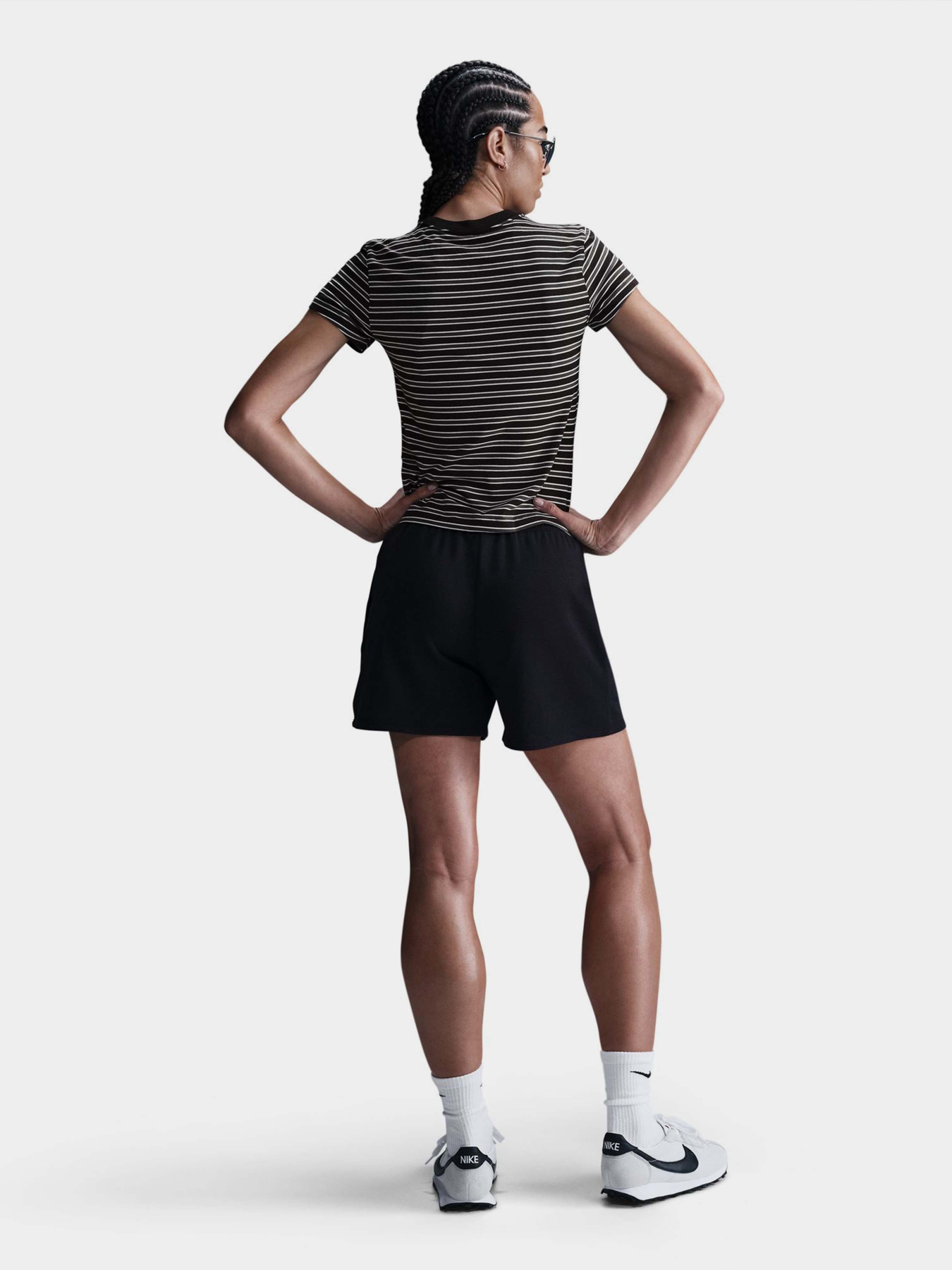 Футболка NIKE Sportswear Chill Knit модель HF9524-010 Фото