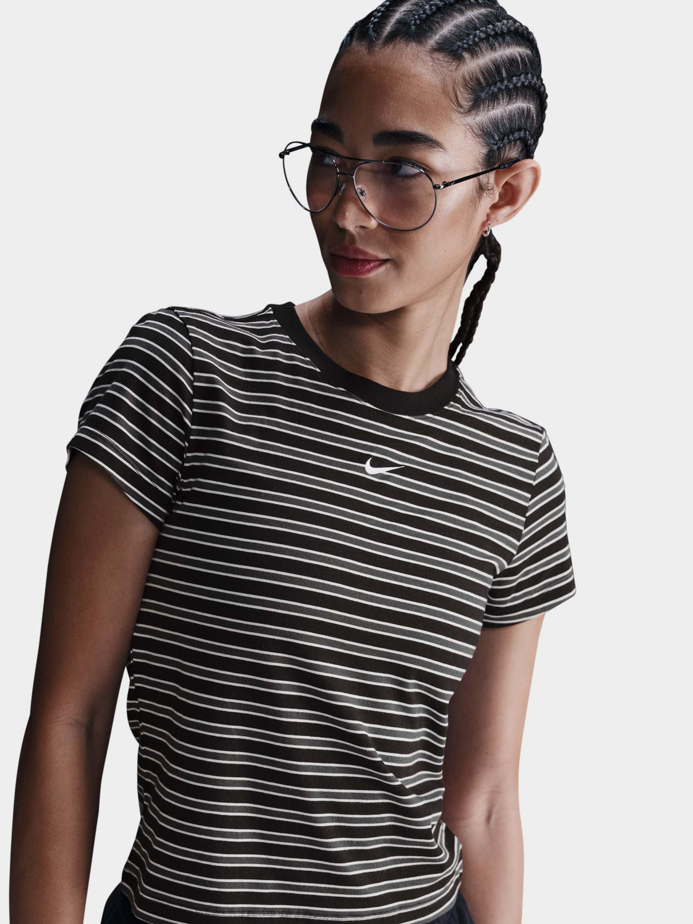 Футболка NIKE Sportswear Chill Knit модель HF9524-010 Фото