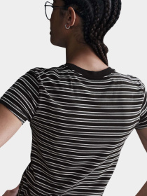 Футболка NIKE SPORTSWEAR CHILL KNIT модель HF9524-010 Фото