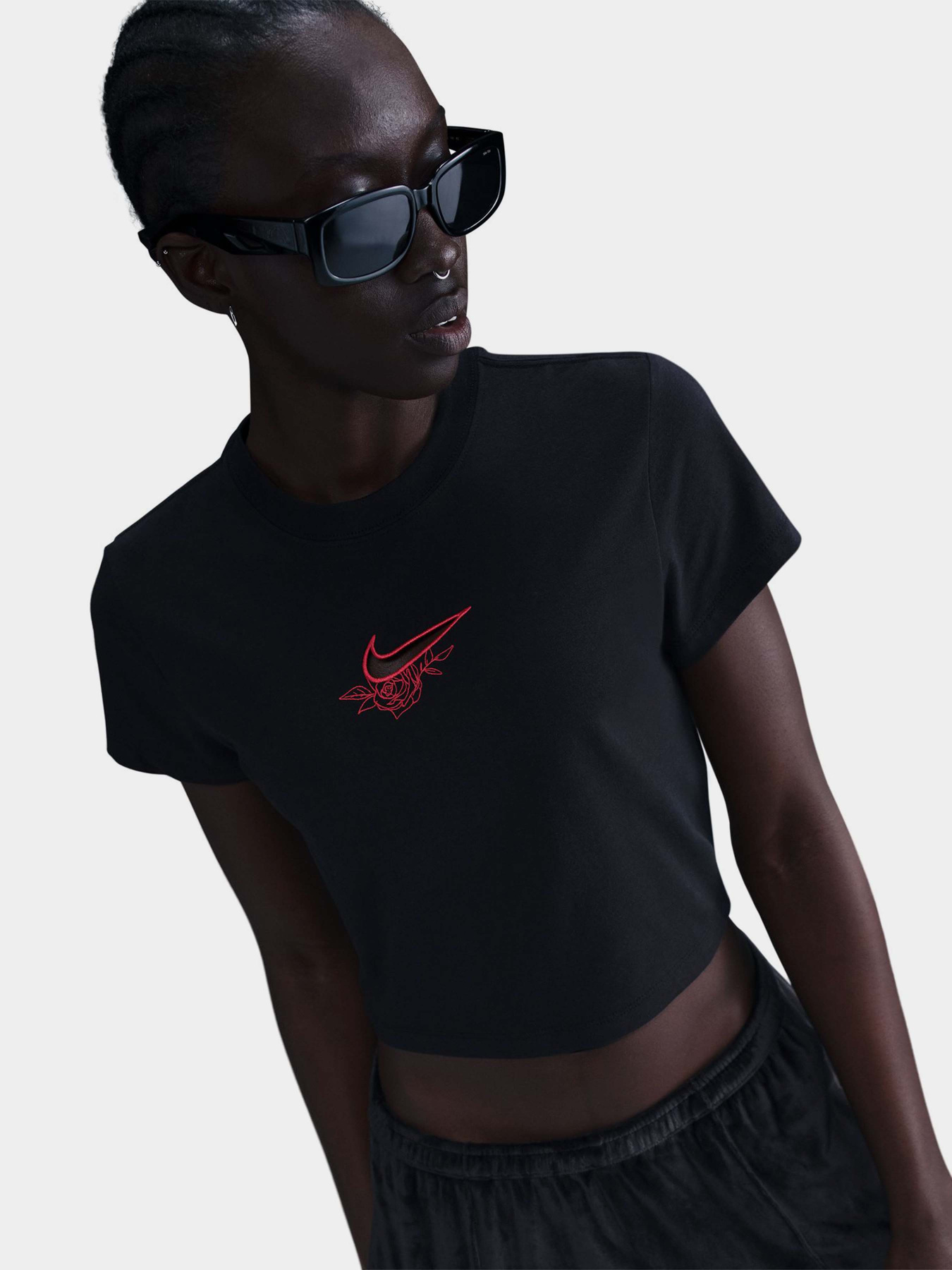 Футболка NIKE SPORTSWEAR CHILL KNIT модель HF9534-010 Футболка NIKE SPORTSWEAR CHILL KNIT модель HF9534-010 Фото