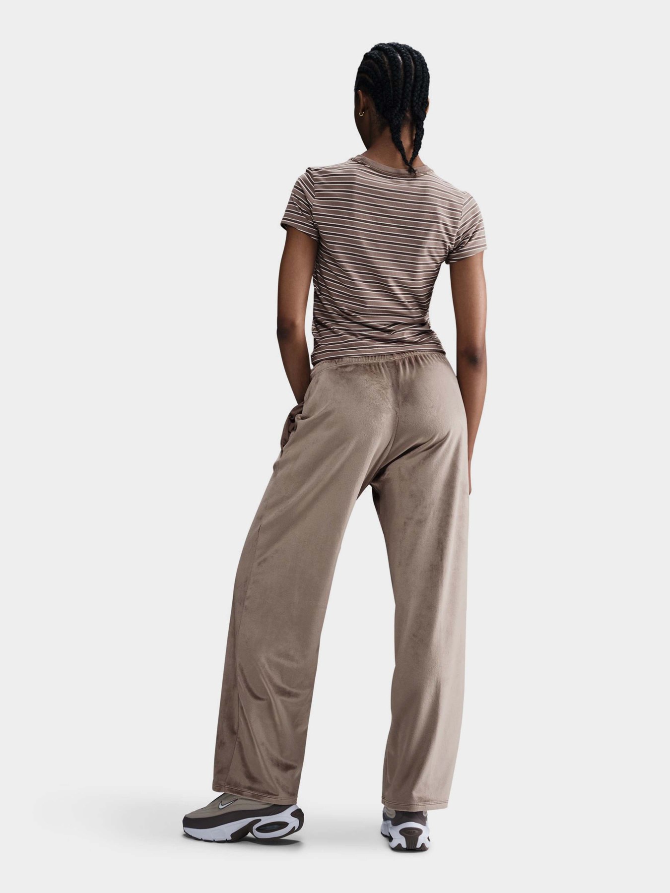 Штани спортивні NIKE Sportswear Chill Knit модель HJ0922-233 Фото