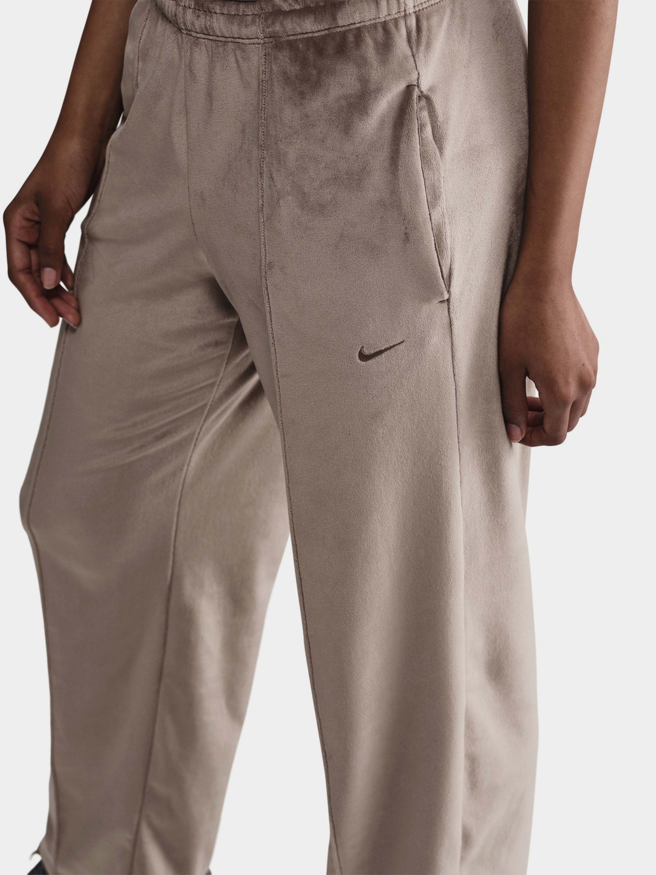 Штани спортивні NIKE Sportswear Chill Knit модель HJ0922-233 Фото