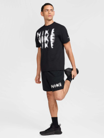 Повсякденні шорти NIKE DRI-FIT FORM 7" UNLINED SWOOSH модель HJ3105-010 Фото