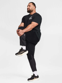 Футболка NIKE RUNNING модель HJ3617-010 Футболка NIKE RUNNING модель HJ3617-010 Фото