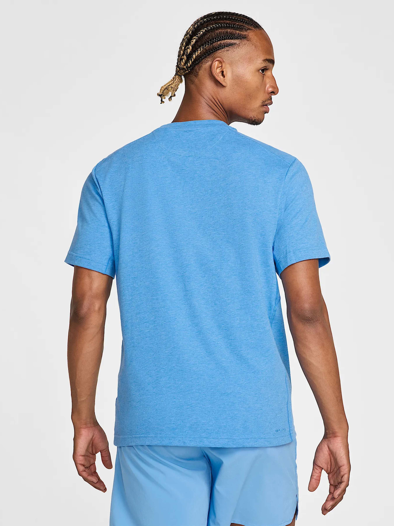 Футболка спортивная NIKE Primary Dri-FIT модель DV9831-412 Фото