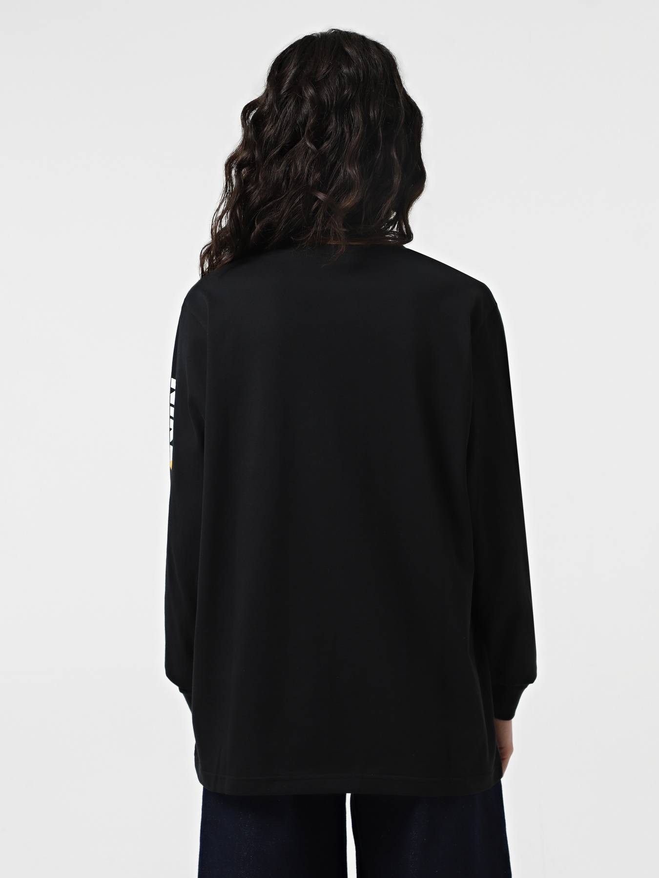 Лонгслив NIKE Sportswear Loose Graphic модель HF9529-010 Фото