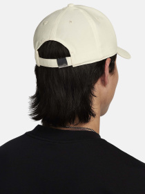 Кепка NIKE Dri-FIT Club Metal Logo модель FB5371-113 Фото