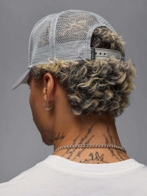 Кепка NIKE JORDAN RISE TRUCKER JUMPMAN модель FZ0774-077 Фото