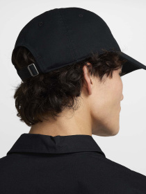 Кепка NIKE CLUB UNSTRUCTURED PATCH модель HF0867-010 Кепка NIKE CLUB UNSTRUCTURED PATCH модель HF0867-010 Фото