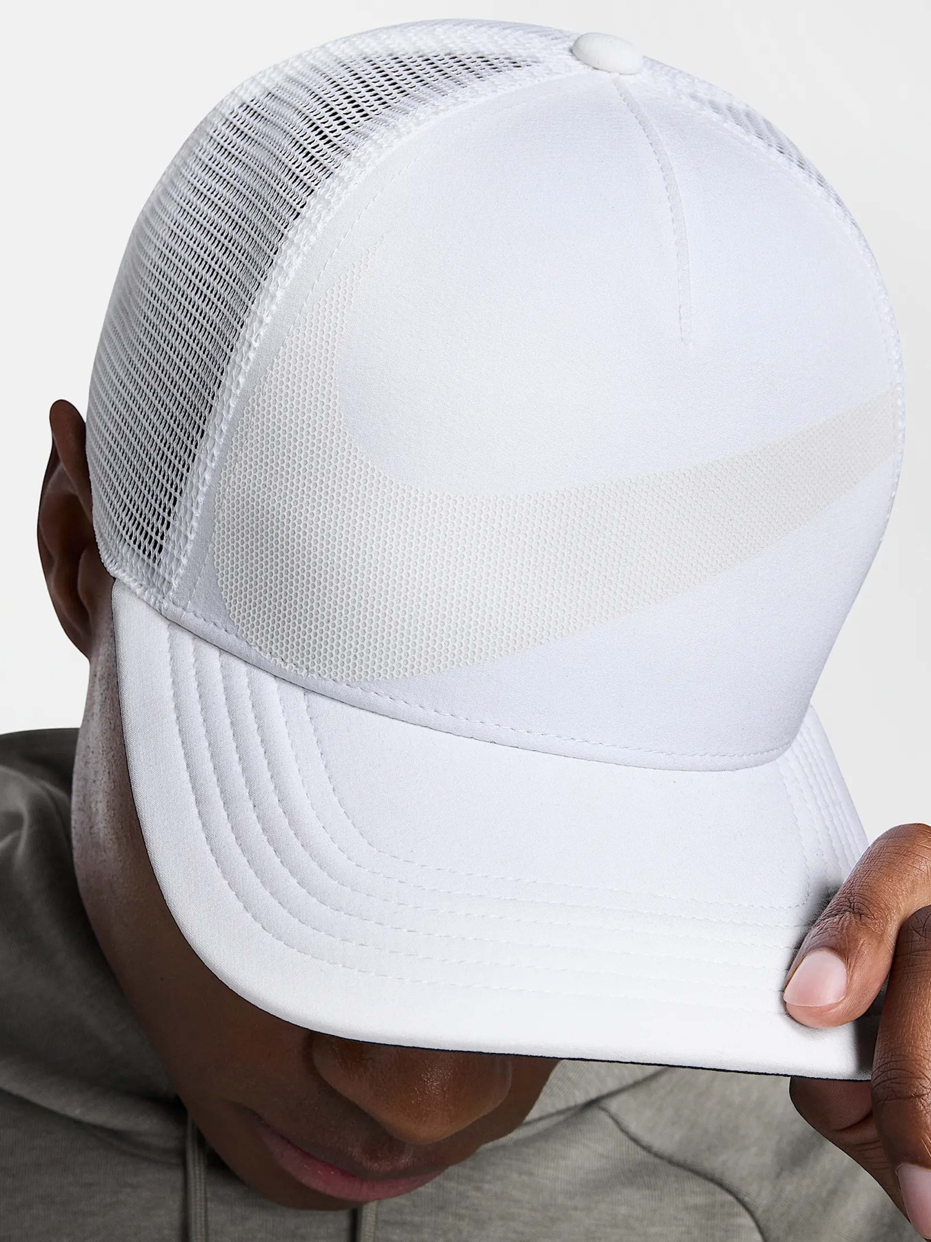 Кепка NIKE RISE DRI-FIT TRUCKER модель HJ7018-100 Кепка NIKE RISE DRI-FIT TRUCKER модель HJ7018-100 Фото