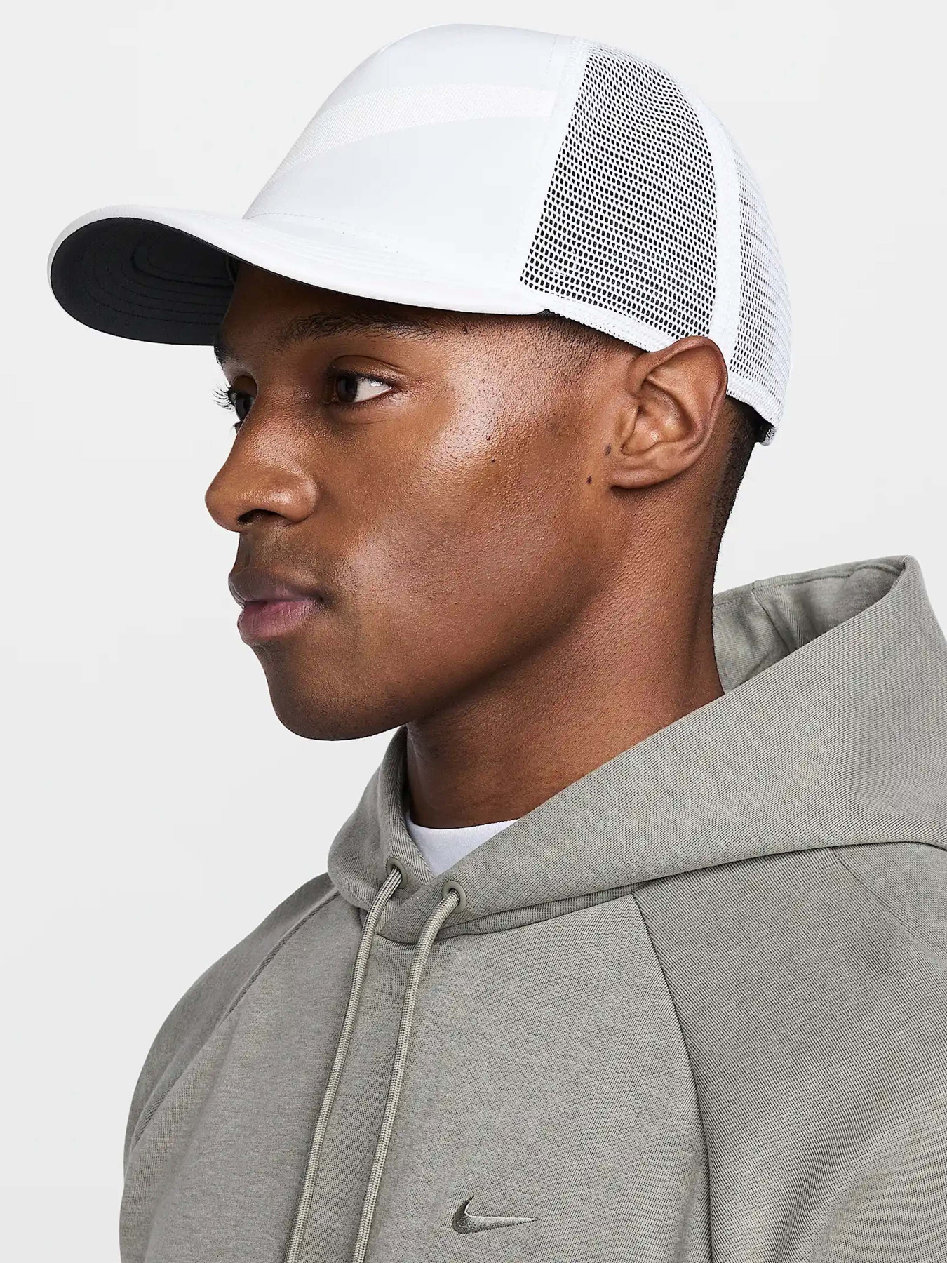 Кепка NIKE RISE DRI-FIT TRUCKER модель HJ7018-100 Кепка NIKE RISE DRI-FIT TRUCKER модель HJ7018-100 Фото