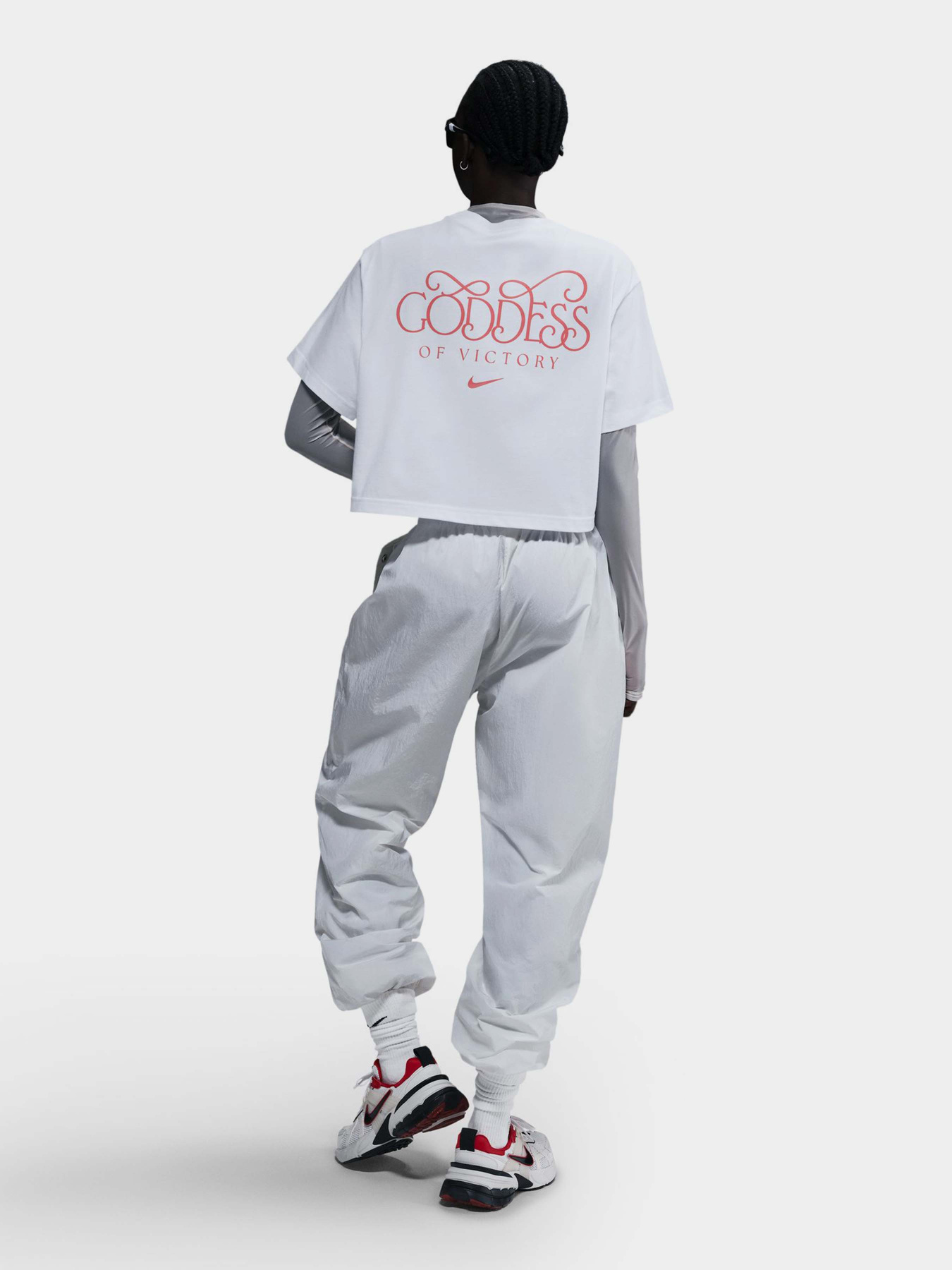 Футболка NIKE NSW модель HF9500-100 Фото