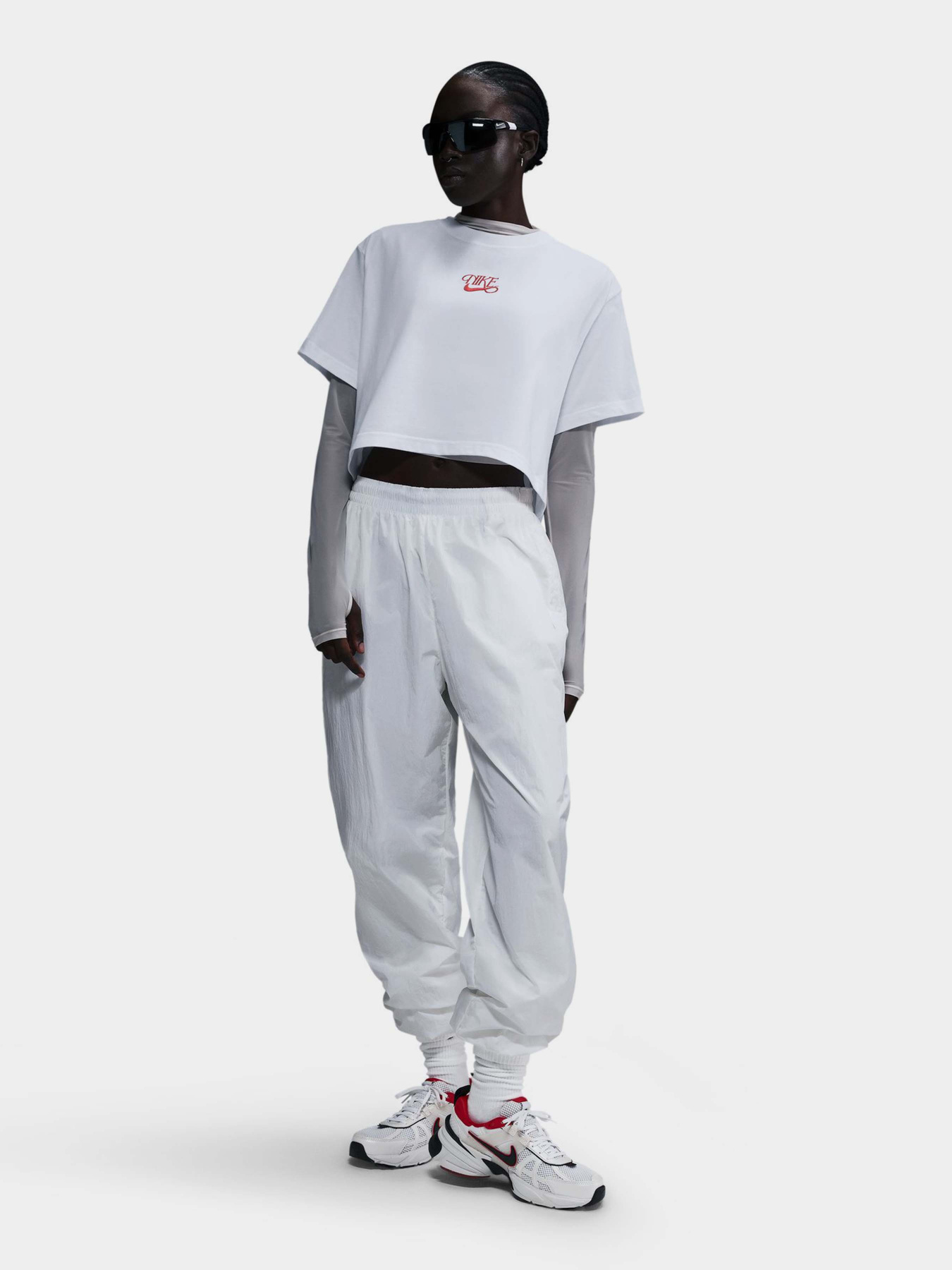 Футболка NIKE NSW модель HF9500-100 Фото