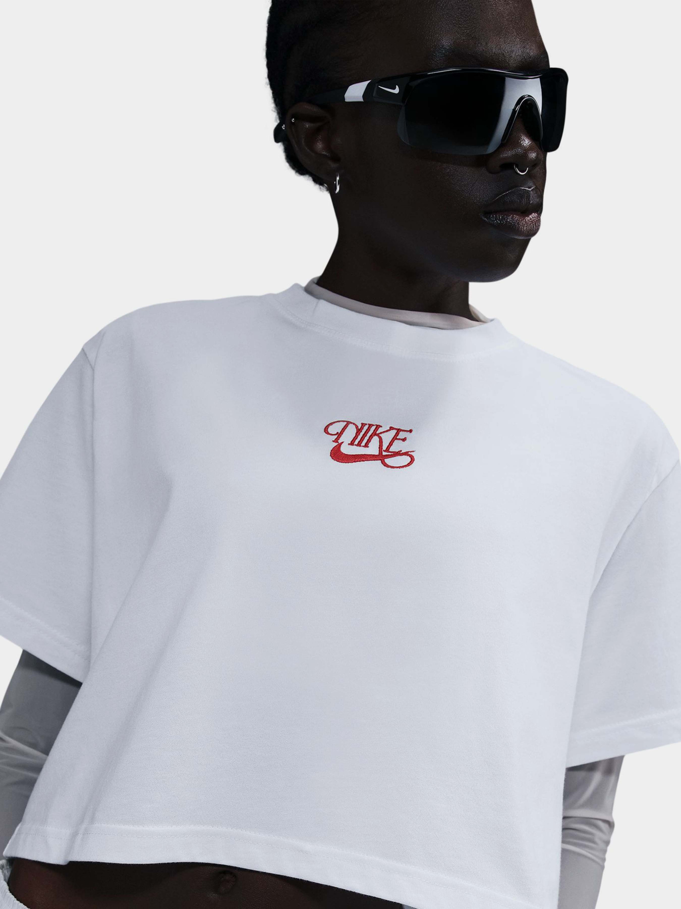 Футболка NIKE NSW модель HF9500-100 Фото