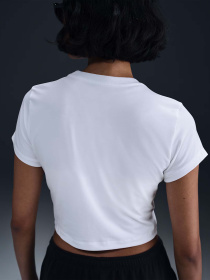 Футболка NIKE SPORTSWEAR CHILL KNIT модель HF9538-101 Футболка NIKE SPORTSWEAR CHILL KNIT модель HF9538-101 Фото