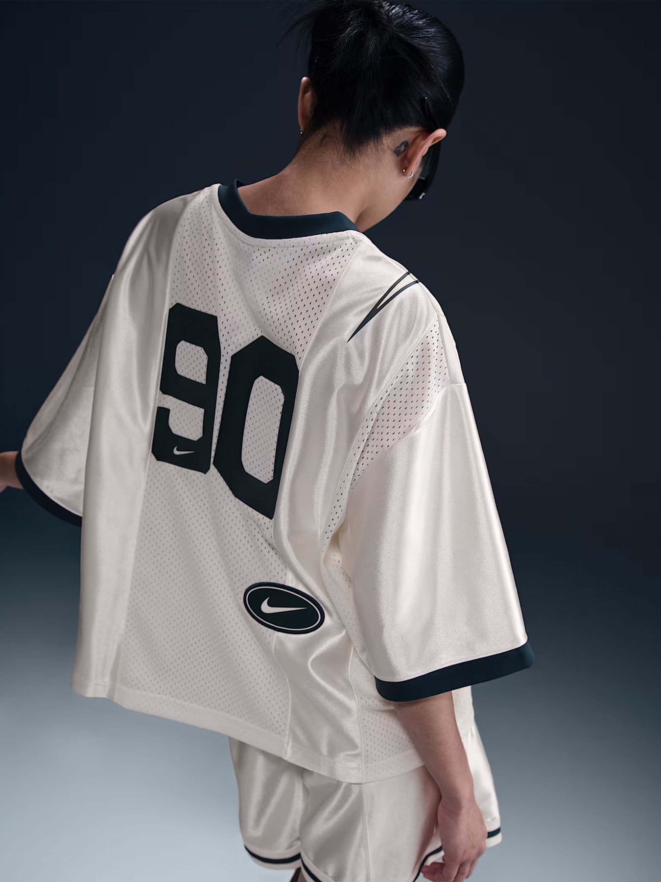 Футболка NIKE Sportswear Street модель HJ0280-133 Фото