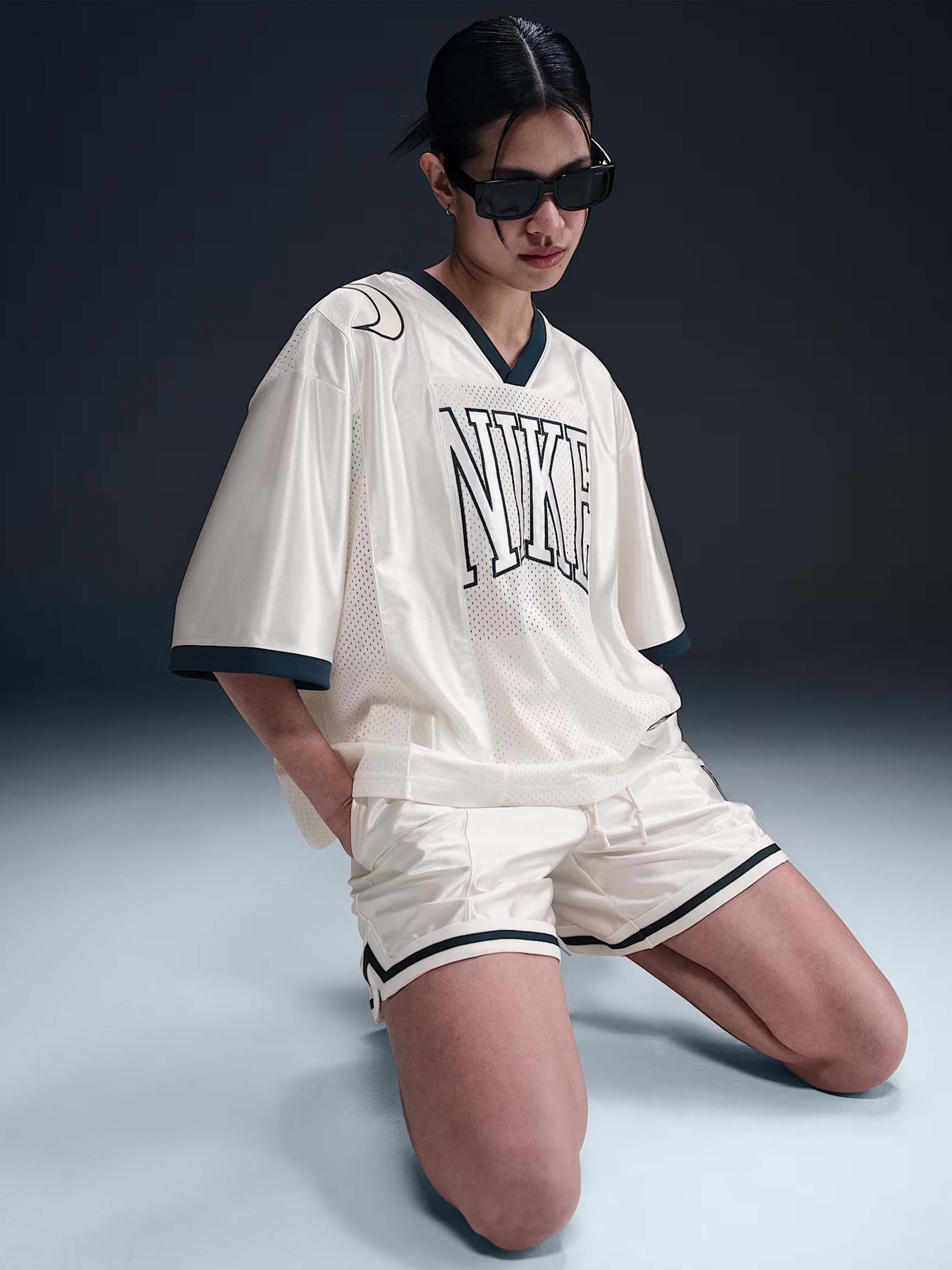 Футболка NIKE Sportswear Street модель HJ0280-133 Фото