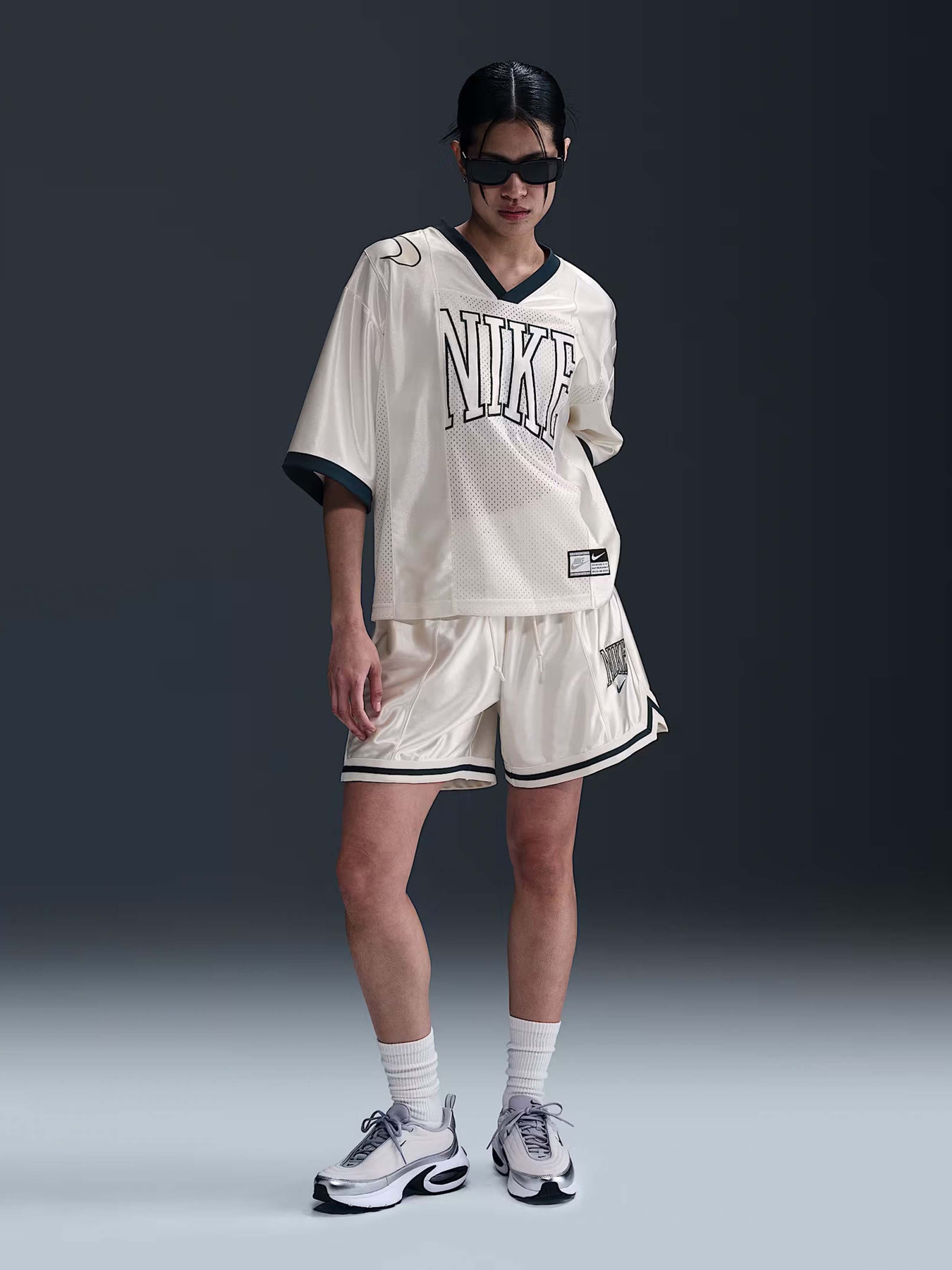 Футболка NIKE Sportswear Street модель HJ0280-133 Фото