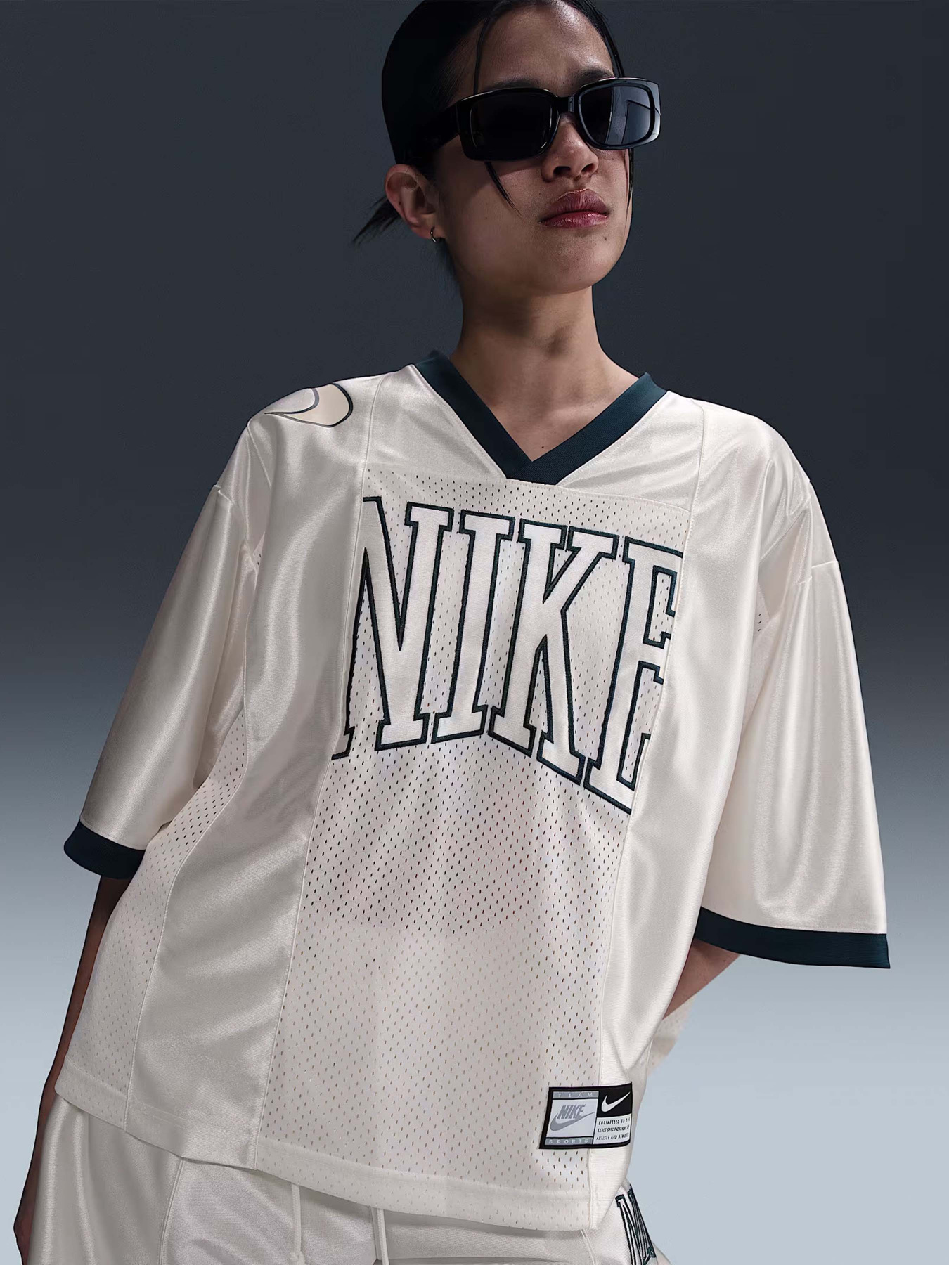 Футболка NIKE Sportswear Street модель HJ0280-133 Фото