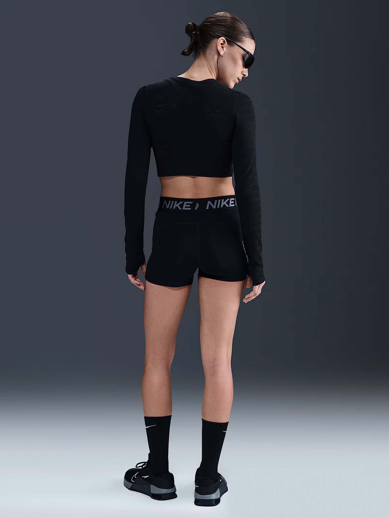 Топ спортивний NIKE Pro Dri-Fit модель HJ4281-010 Фото