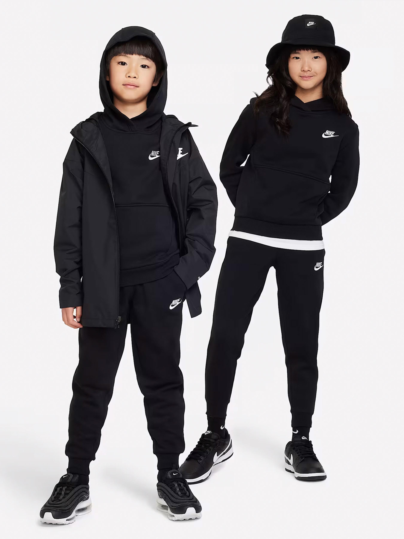 Худи NIKE SPORTSWEAR CLUB FLEECE модель FD3000-010 Фото